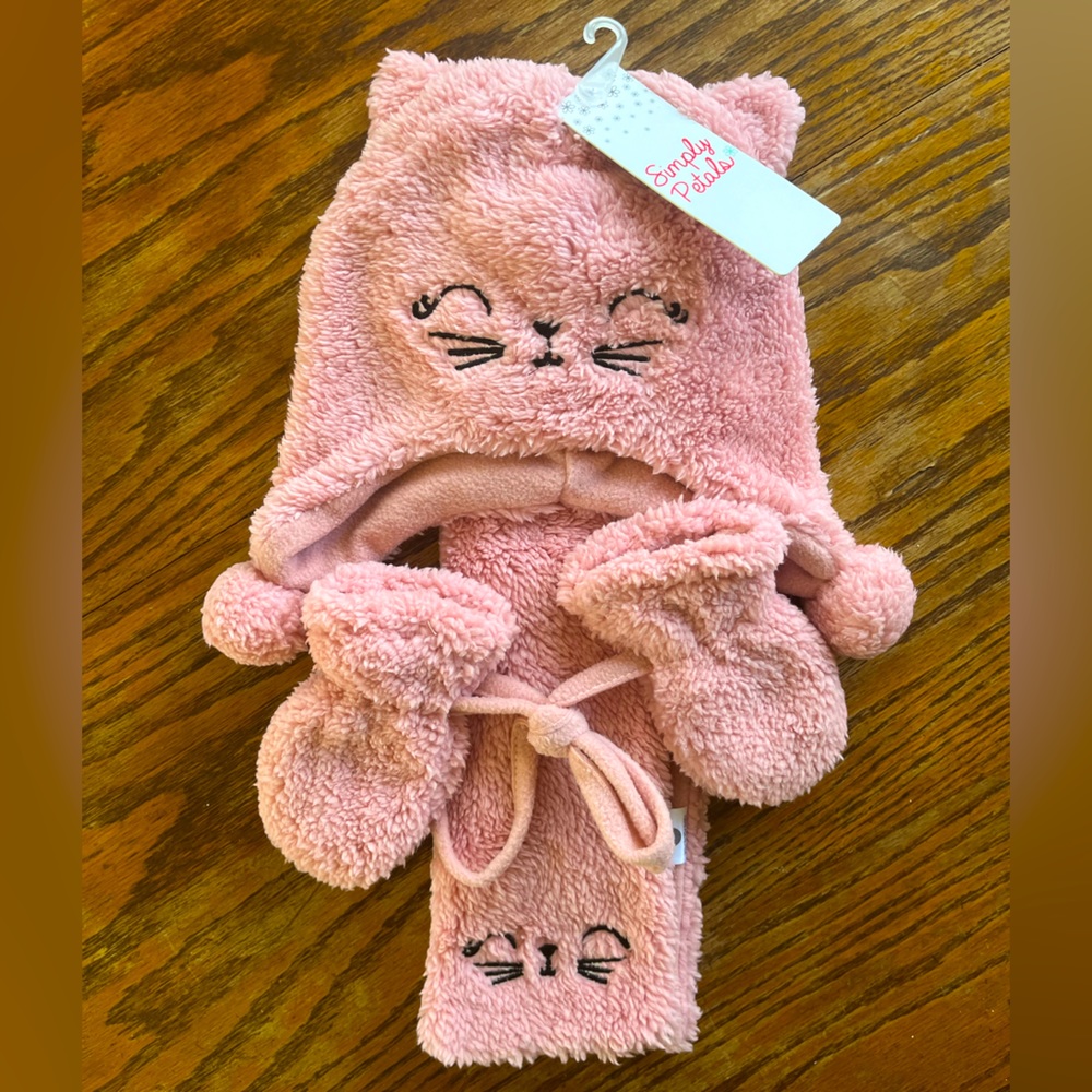 NWT Kids matching kitty hat, scarf, and mittens set